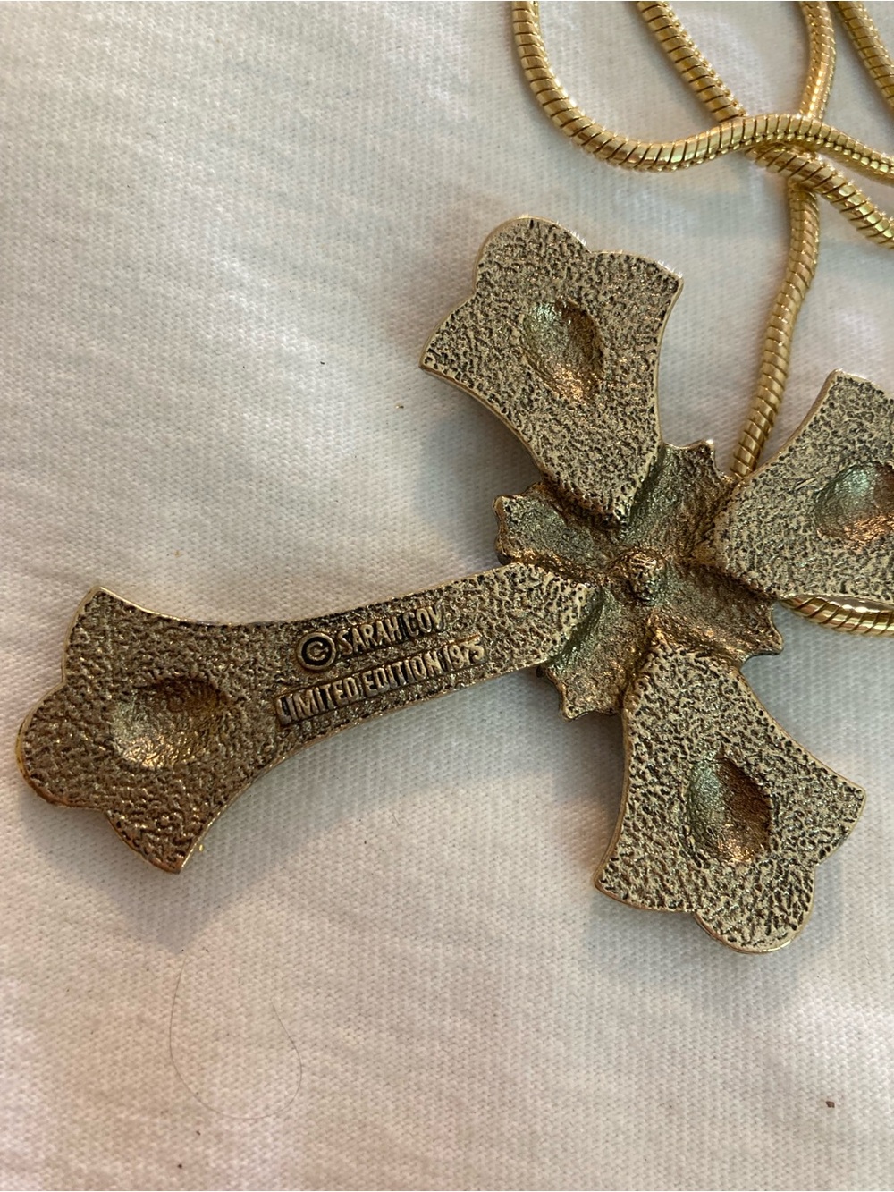Sarah Coventry Limited Edition 1975 Vintage Maltese Cross Pendant & Chain - Picture 8 of 8